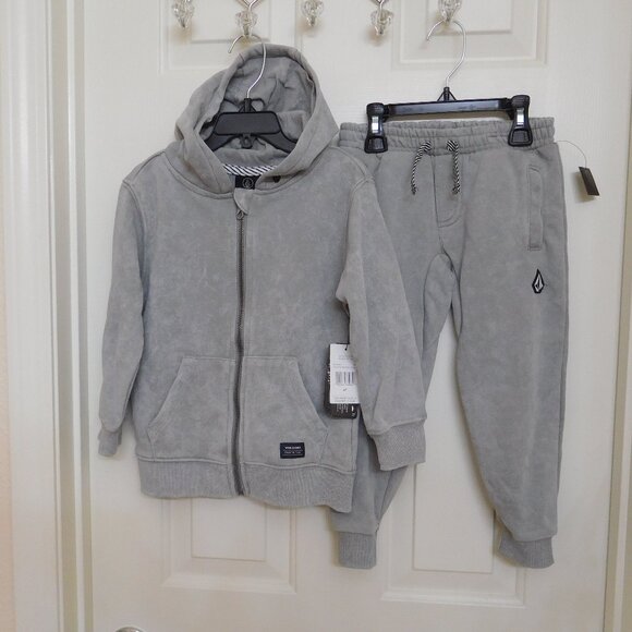 NWT 3pc Volcom Gray Hooded Sweatshirt Logo Shirt & Joggers Set sz 4t - Picture 2 of 2